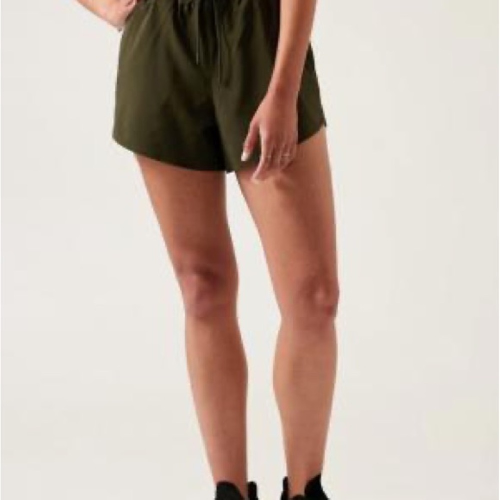 Athleta Crossroads Short Euc Small - image 4